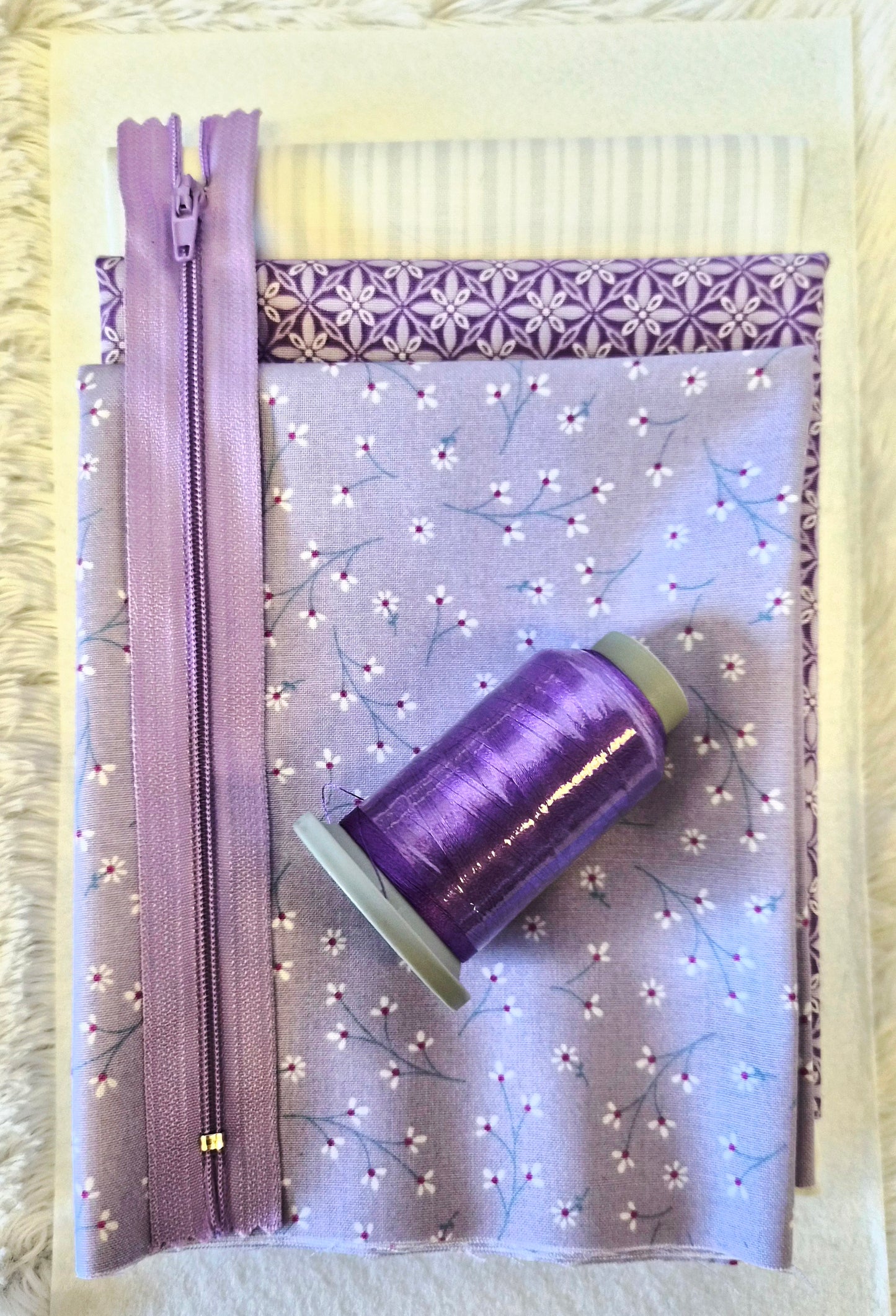 PREORDER Kimberbell Jelly Tote Insert Design AND/OR Optional Fabric KIT in (2) Colorways From KIMBERBELL DAY KD5163 DUE OUT JULY 18, 2026