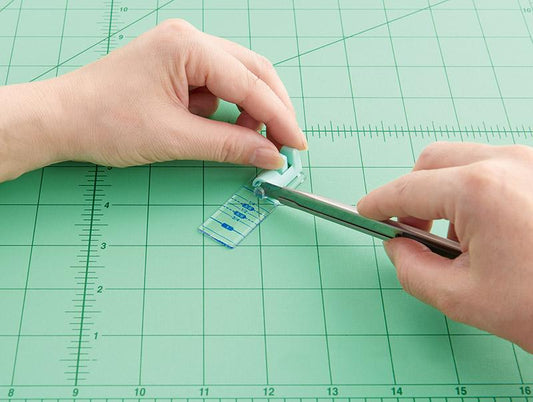 Clover Pattern Cutting Guide with Seam Allowance 7007