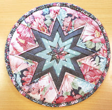 Load image into Gallery viewer, Folded Star Round 8" Hot Pad Pattern
