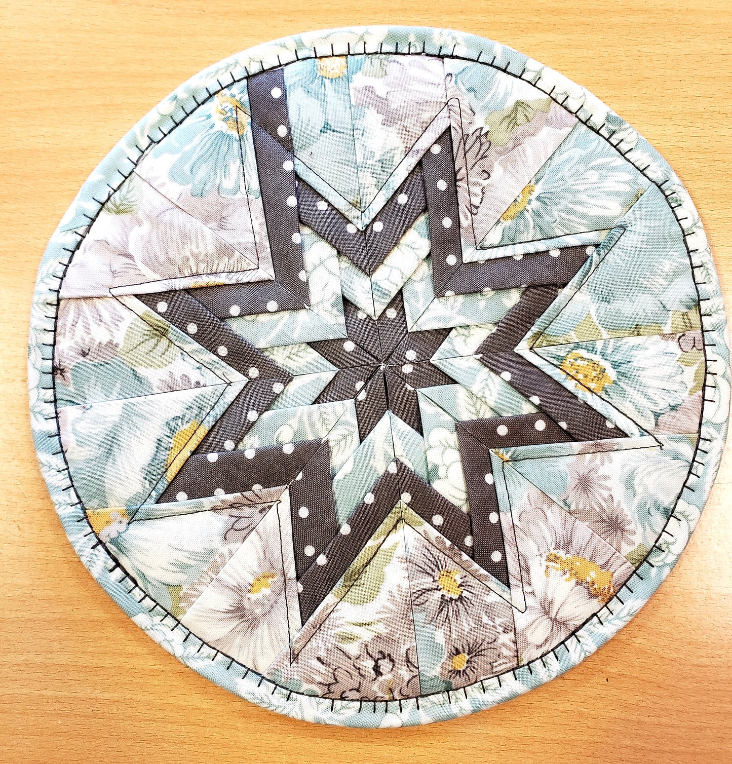 Folded Star Round 8" Hot Pad Pattern