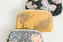 Load image into Gallery viewer, Kimberbell Embroidery Design Keepsake Clasp Purses kd578