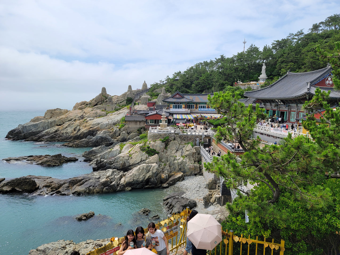 Join Jeanne and Patrick for the  A-1 Korea Experience Including Sightseeing in Seoul and Busan, the Coex Quilt Festival, Food Culture and Unbelievable Shopping