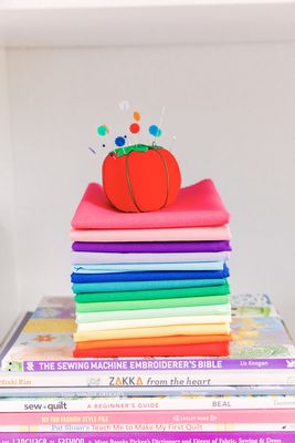 Nifty Notions Tomato Pincushion 7159