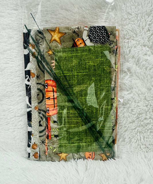 Pumpkin Pizazz Curated Fabric Kit- Using Riley Blake Spooky Fabric Collection