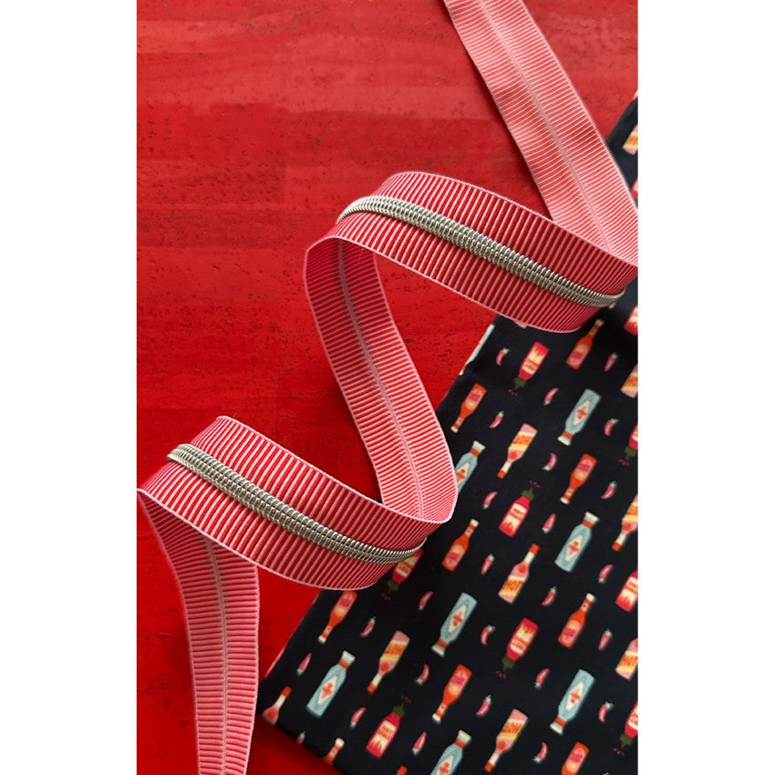 Sassafras Lane SADSASSKIT017N Red Stripe Zipper Tape with Nickel teeth