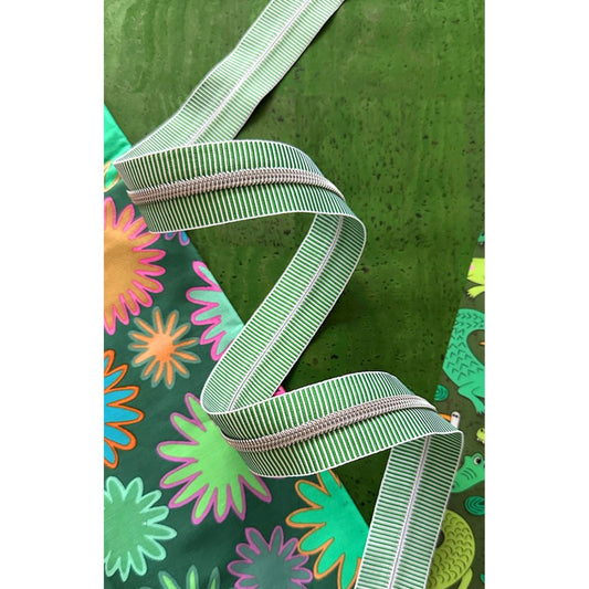 Sassafras Lane SADSASSKIT017O Green Stripe Zipper Tape with Nickel teeth