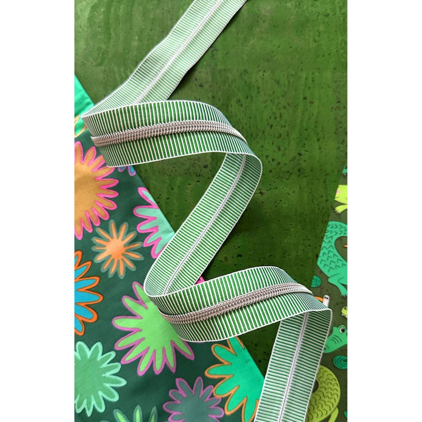 Sassafras Lane SADSASSKIT017O Green Stripe Zipper Tape with Nickel teeth