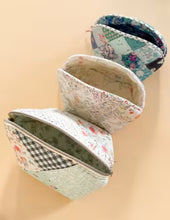 Load image into Gallery viewer, Minki Kim Criss Cross Pouch Set Pattern # SI-BP12