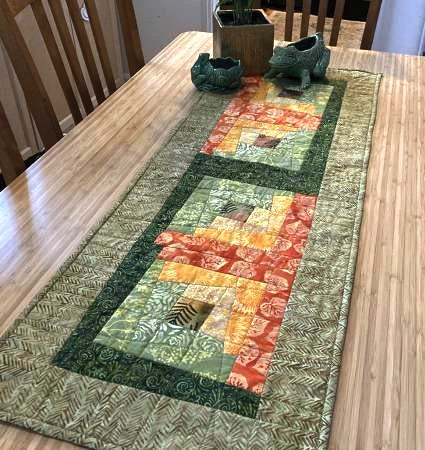 Cut Loose Press Garden Table Runner # CLPJAW090 Featuring the 10in Wonky Log Cabin Ruler