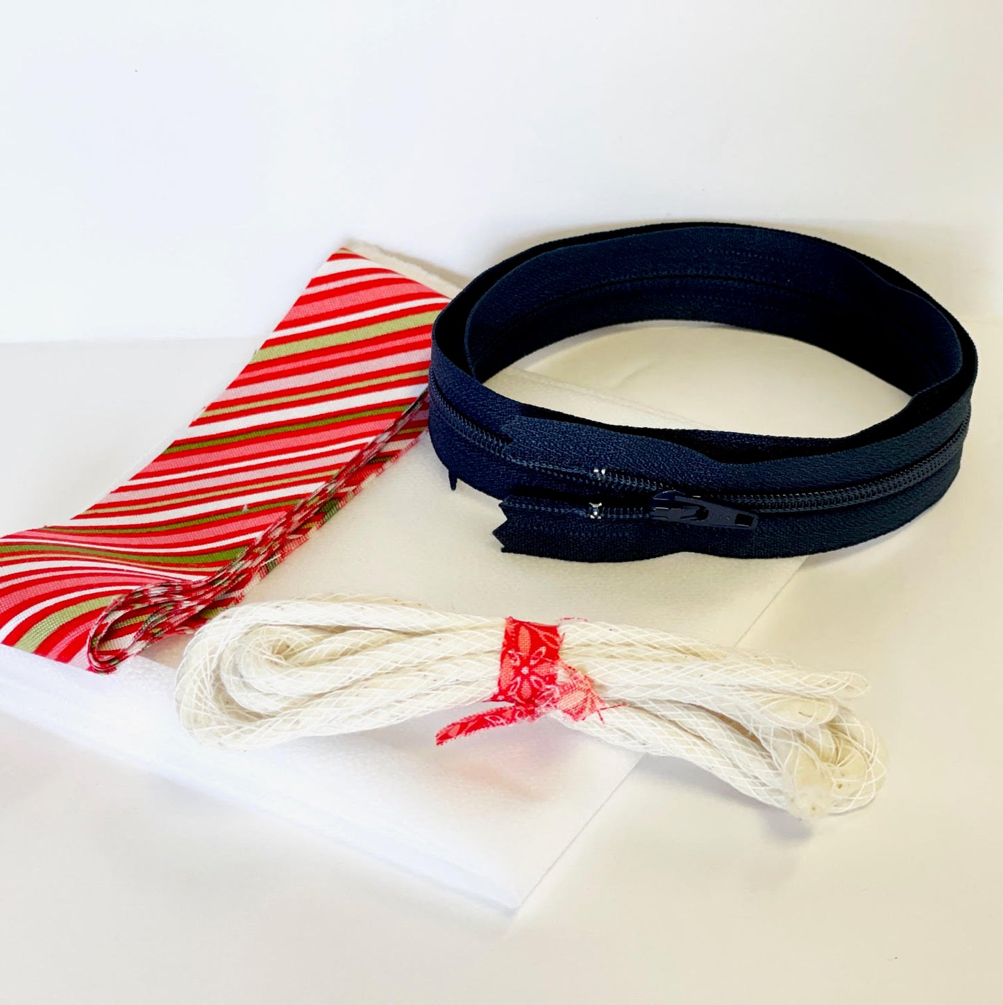Fabric Kit for Pillow with zipper and piping class