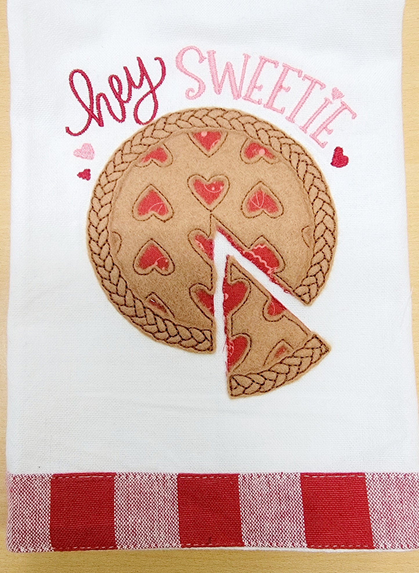 January 2023 - Kimberbell Digital Dealer Club: Hey Sweetie Pie Towel FABRIC KITS AND DESIGN