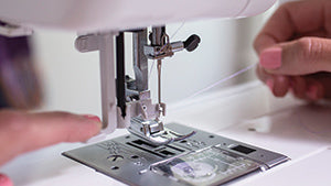 Baby Lock Zest Sewing Machine / Item #BL15B
